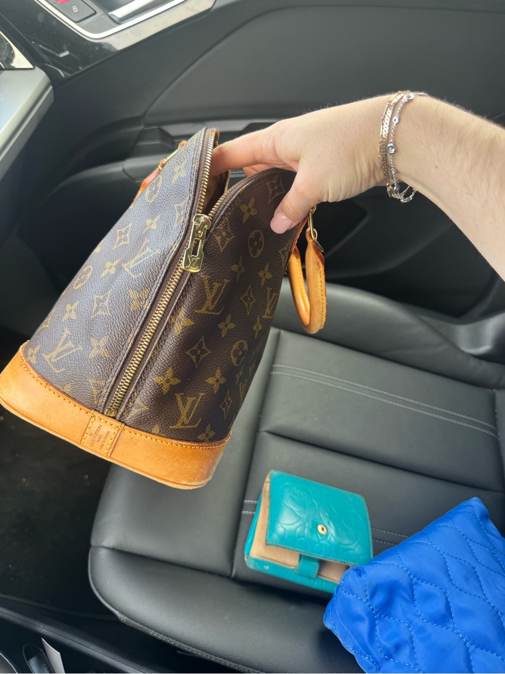 Louis Vuitton Monogram Canvas Alama Medium Bag in Brown and Tan - Picture 6 of 9